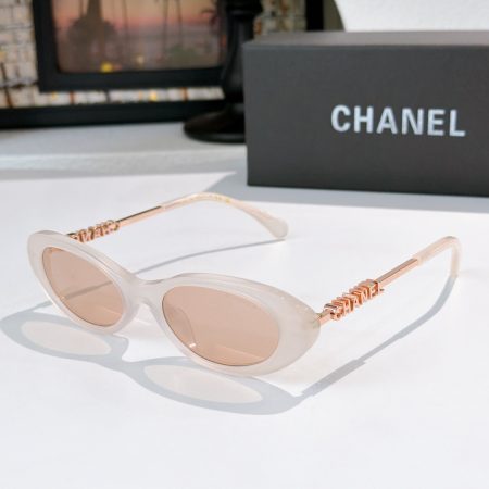 Chanel Fashionable Sunglasses Top Quality - Image 3