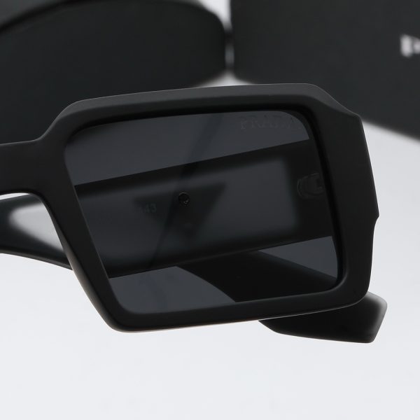Prada Fashionable Sunglasses