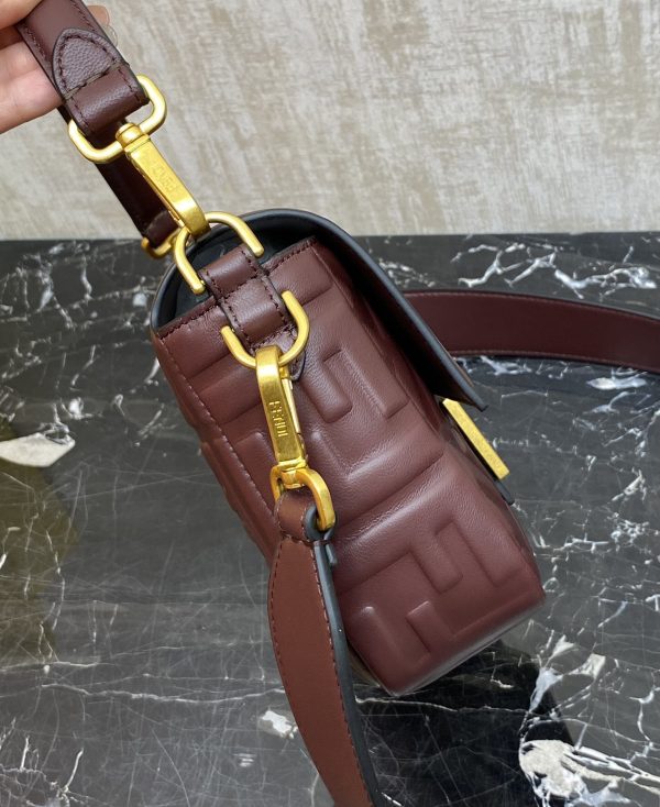Fendi Baguette Iconic Top Quality