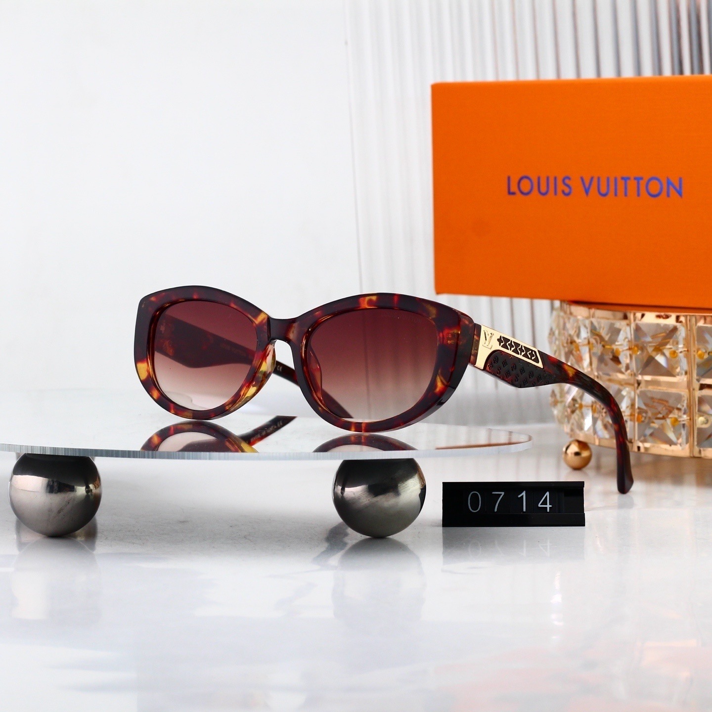LV Fashionable Sunglasses - Image 9