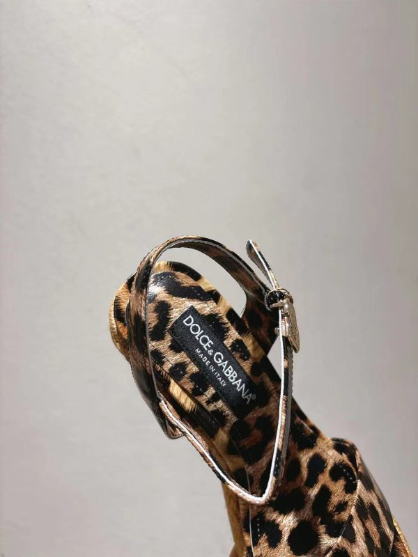 Dolce & Gabbana Straw Sandals