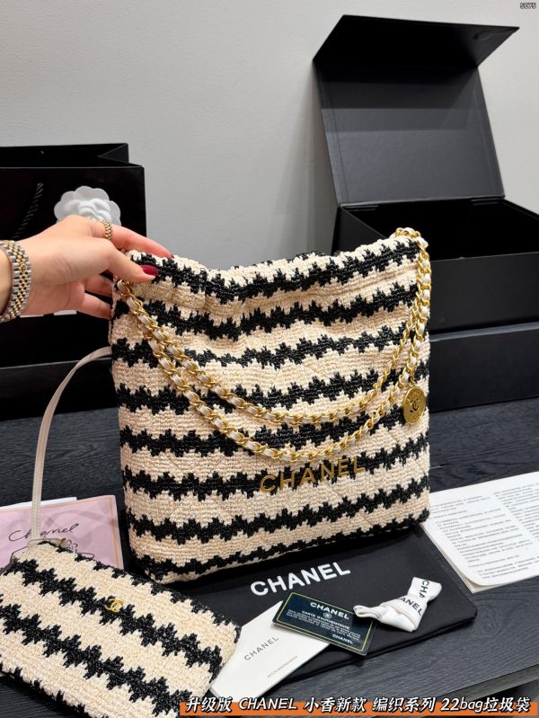 Chanel 22 Bag