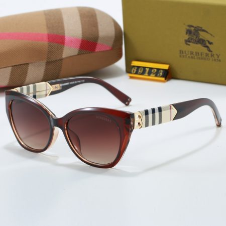 Burberry Fashionable Sunglasses - Image 4