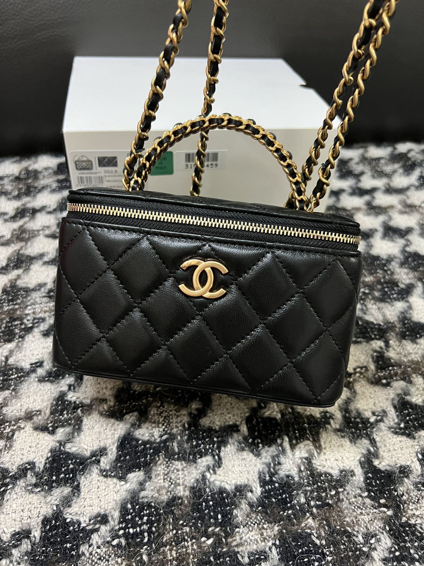 Chanel 22 CC Makeup Box Top Quality - Image 4