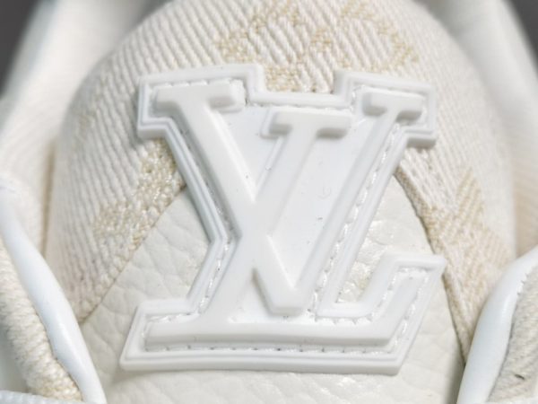 LV Trainer White