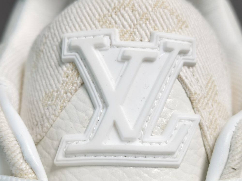 LV Trainer White - Image 4