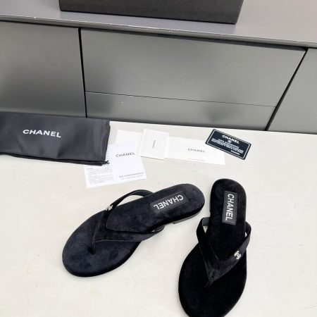 Chanel Crystal CC Thong Sandals - Image 5