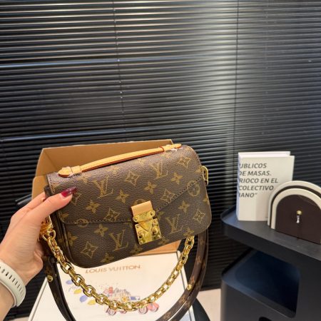 LV Pochette Métis East West Monogram Bag - Image 2