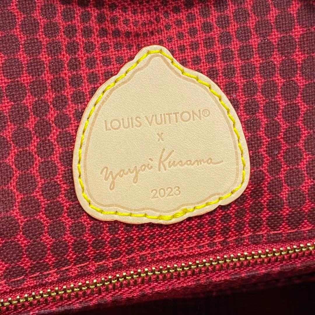 LV YK Onthego MM Bag - Image 5