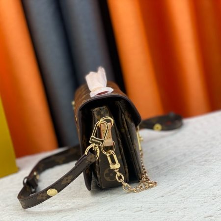 LV Monogramme Pochette Métiss East West Bag - Image 13