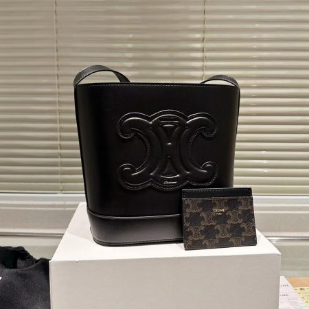 Celine Cuir Triomphe Shoulder Bag - Image 3