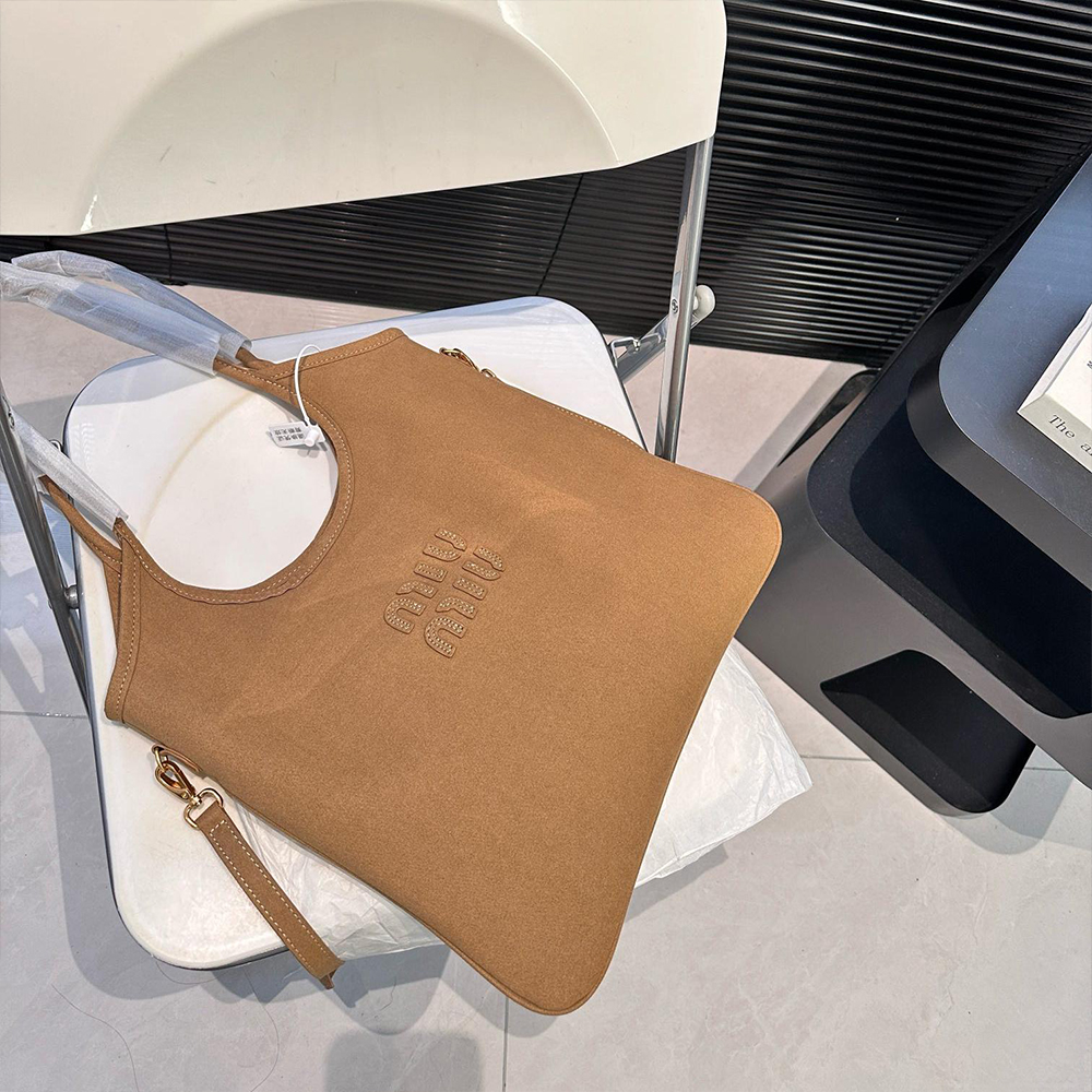 Miu Miu lvy suede leather bag - Image 5