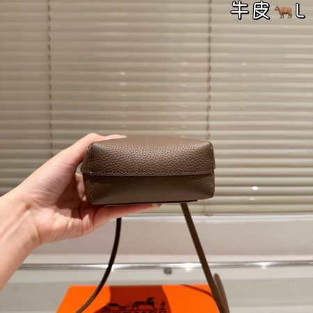 HERMES Small Tote Bag - Image 8