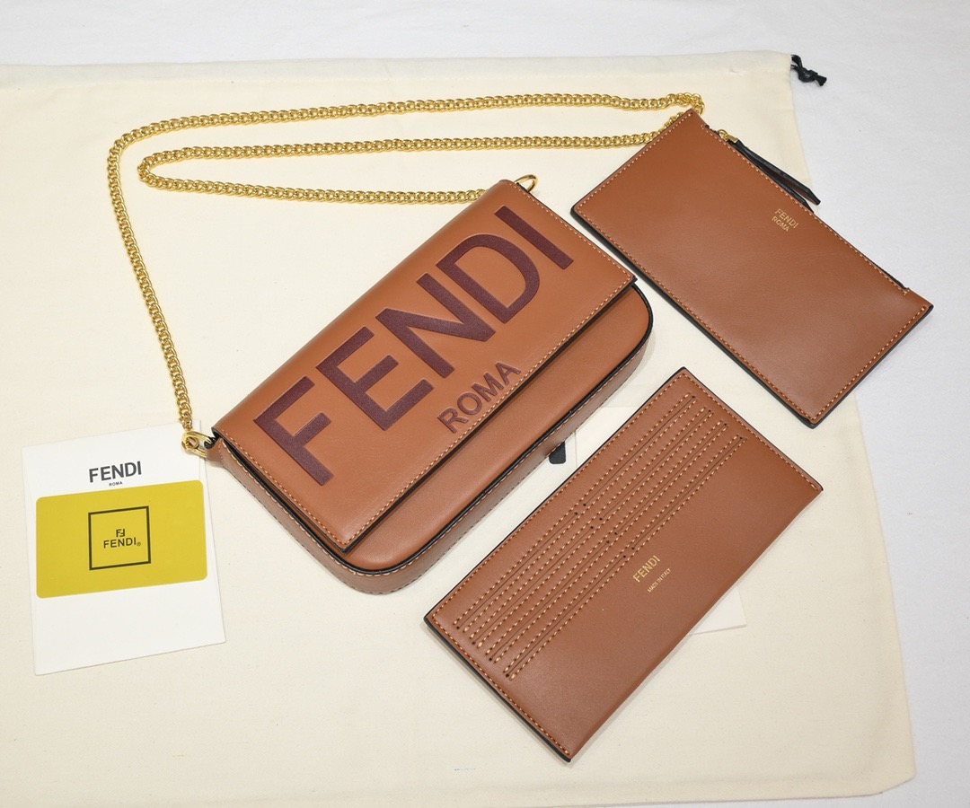FENDI Pochette 3 IN 1 Bag - Image 4
