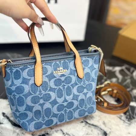 Coach Laurel 19 Denim Tote Bag - Image 7
