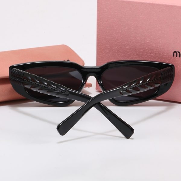 Miu Miu Fashionable Sunglasses
