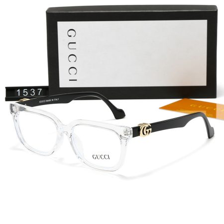 Gucci Fashionable Sunglasses - Image 3