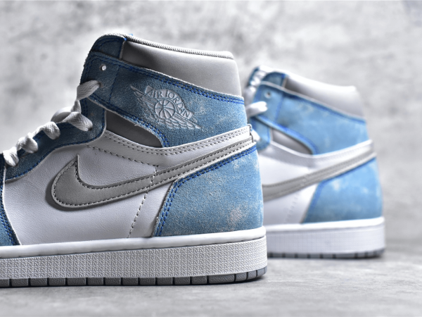 Jordan1 High OG &ldquo;Hyper Royal"