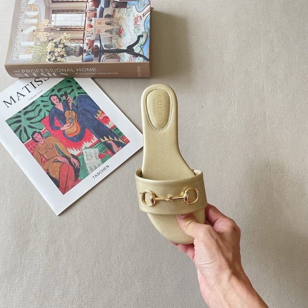 Gucci 26P Horsebit Flat Sandals