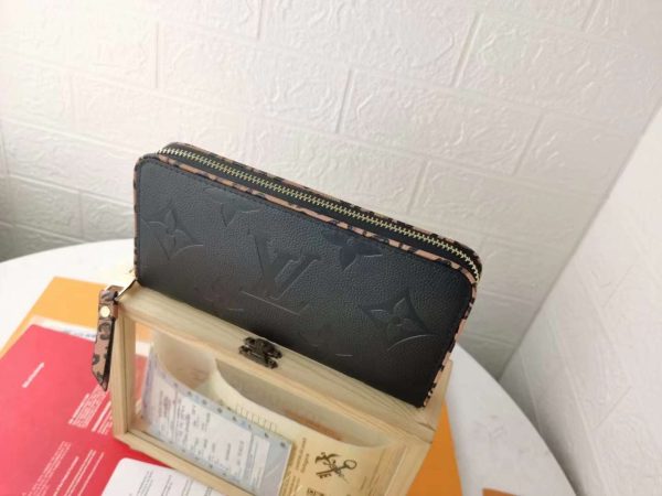 LV Zippy Lockme Wallet