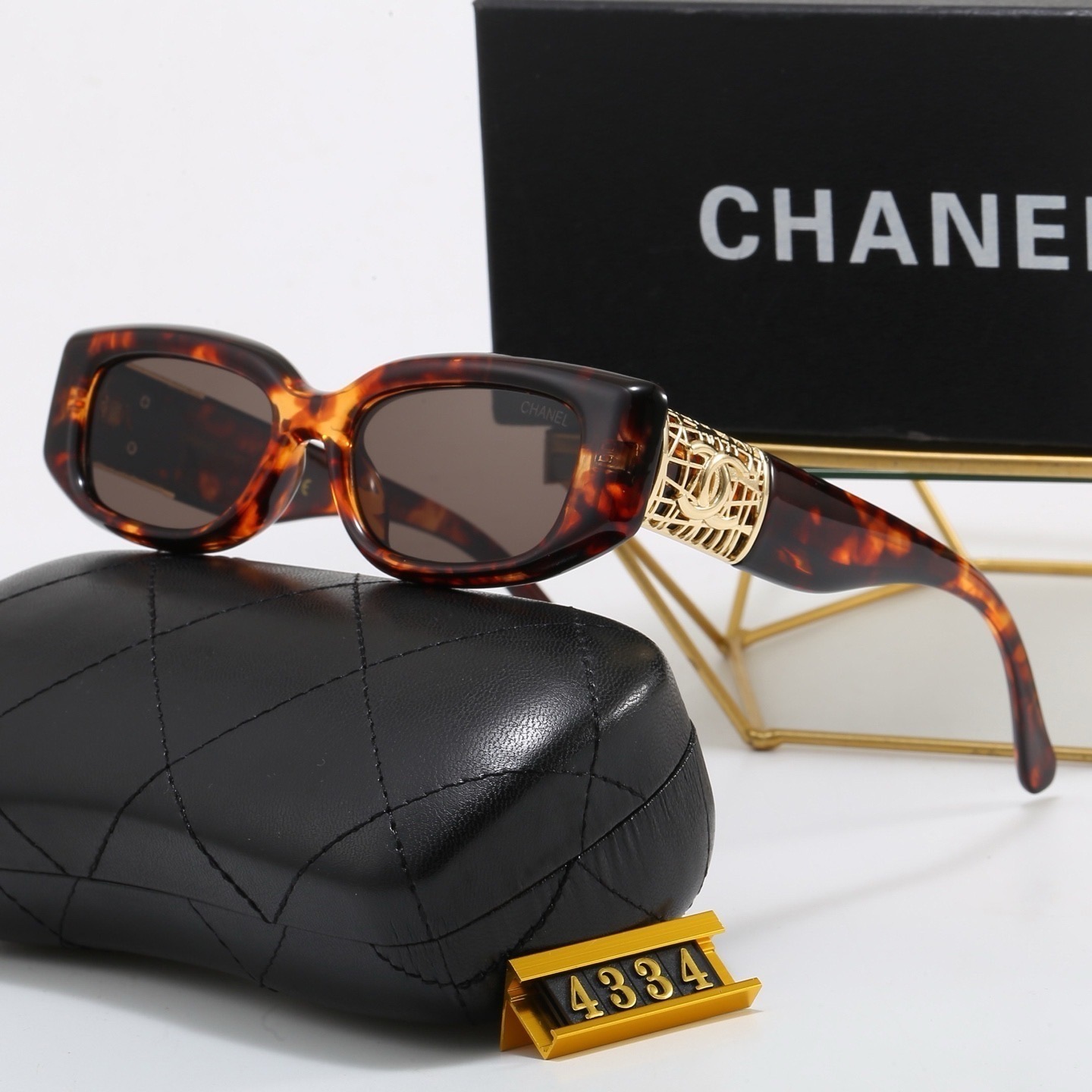 Chanel Fashionable Sunglasses - Image 3