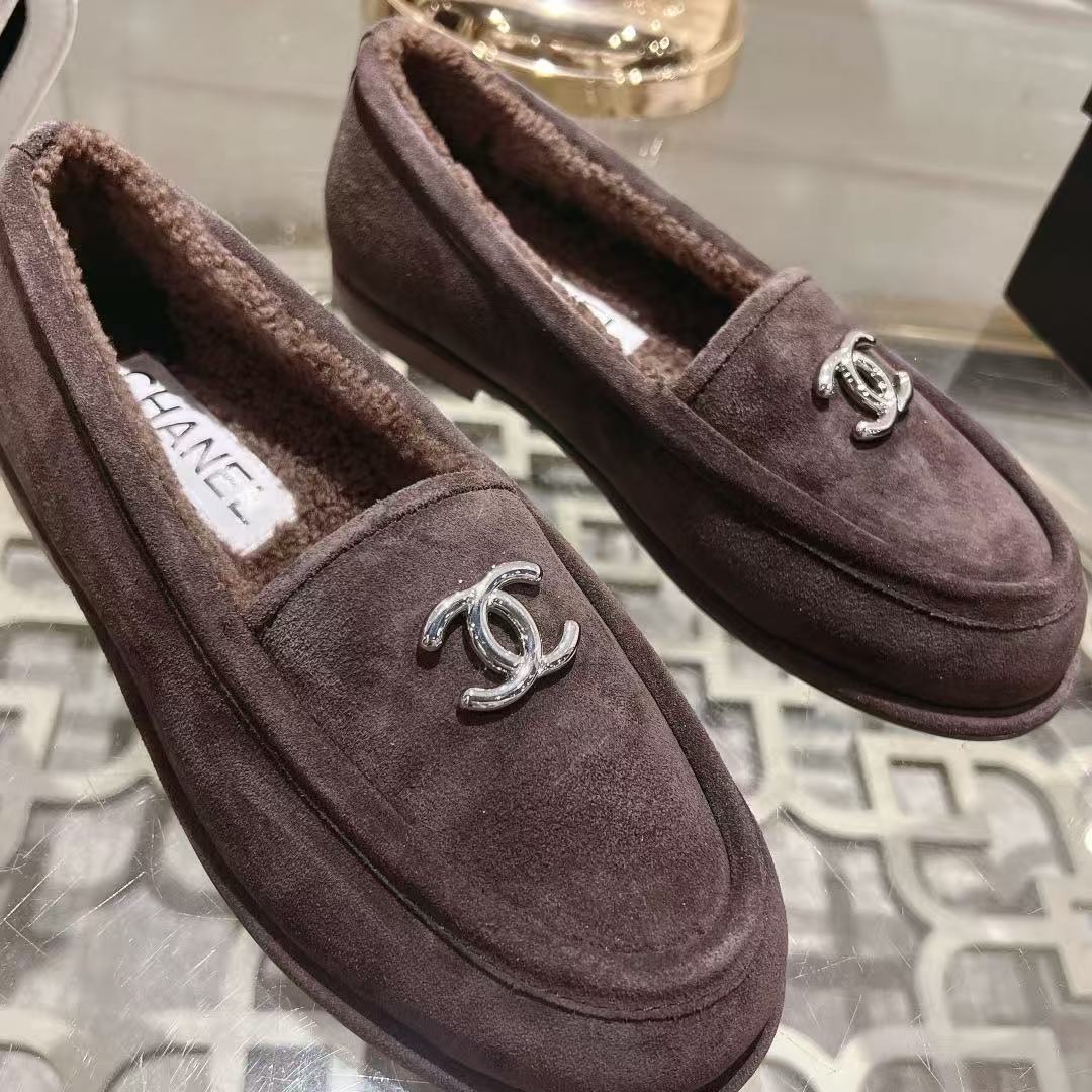 Chanel Loafers in Brown Suede - Image 7