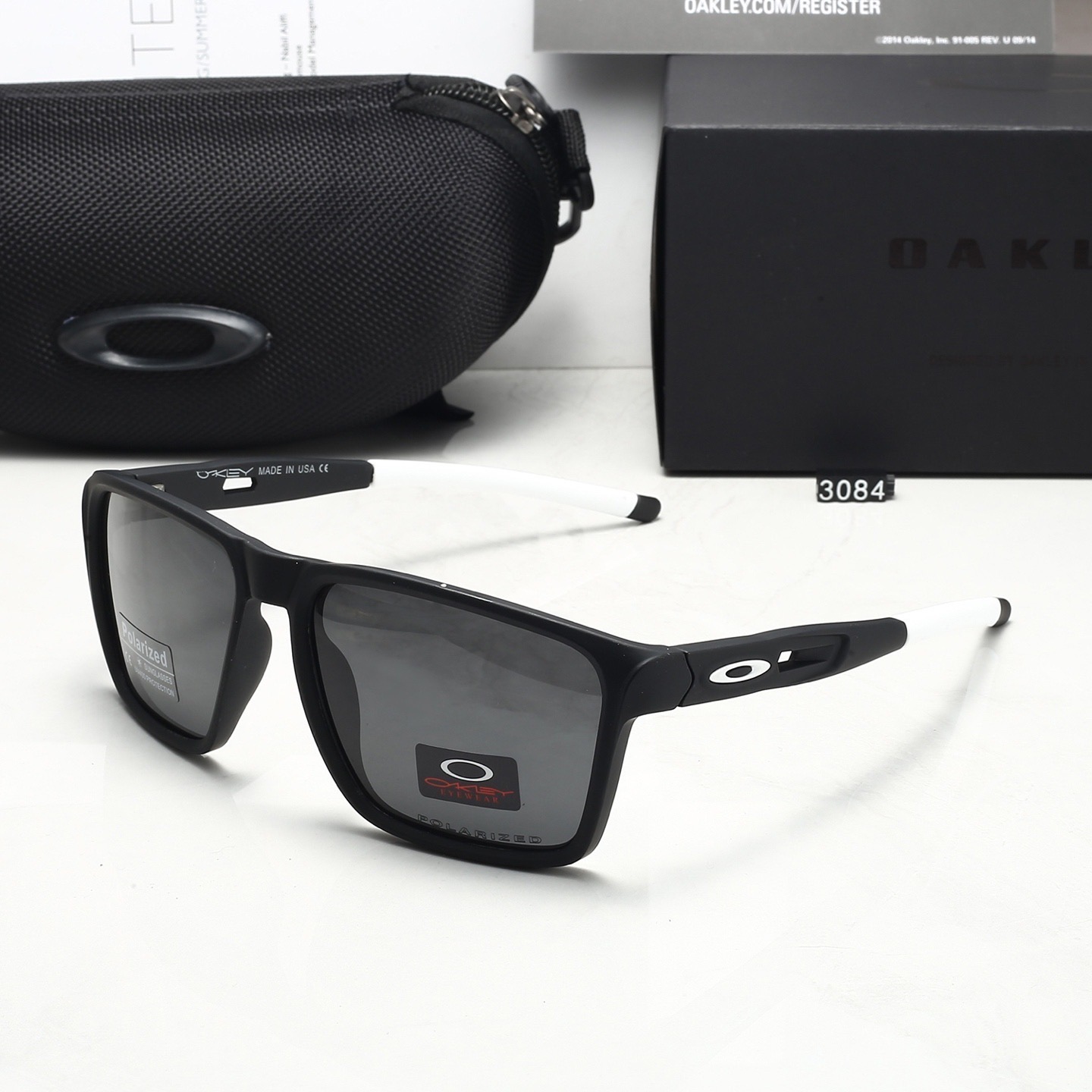 Oakley Fashionable Sunglasses - Image 4