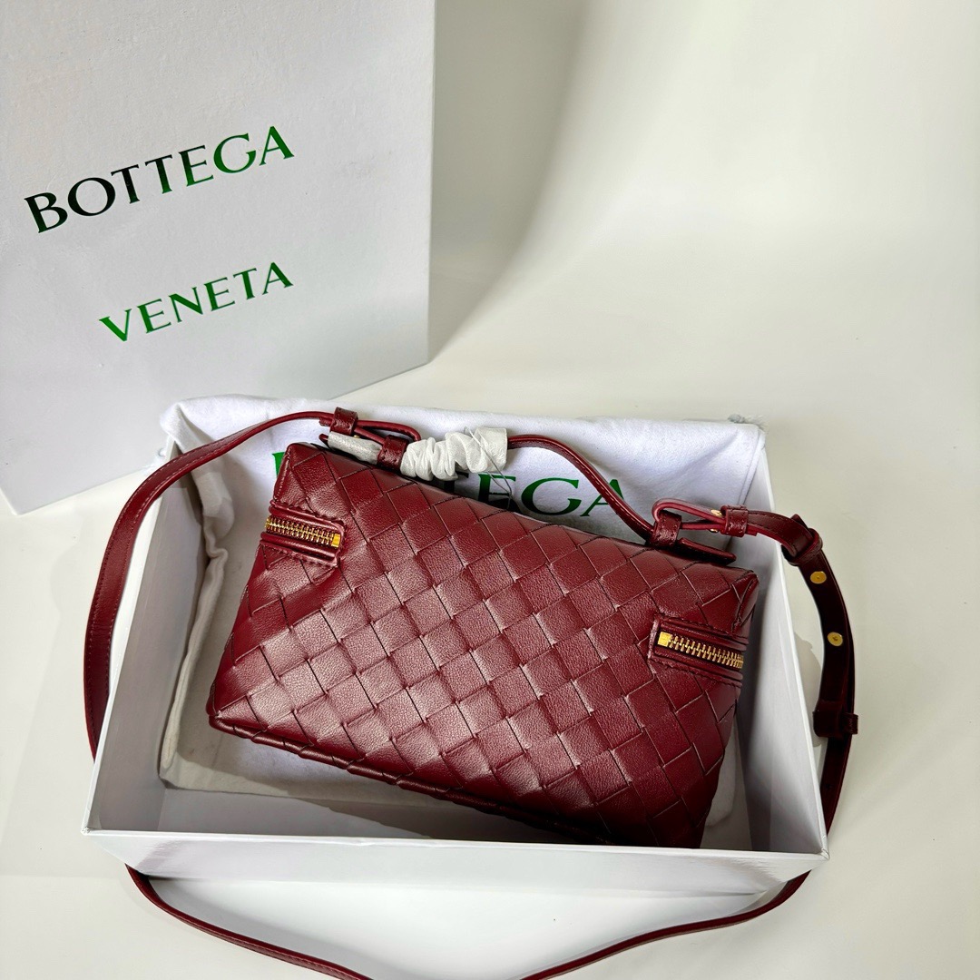 Bottega Veneta BV Bang Bang Vanity Case Bag - Image 2