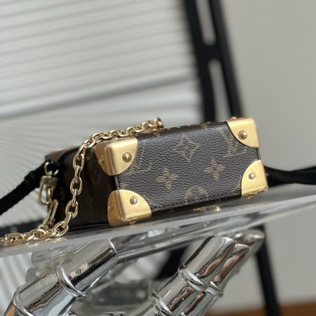 LV Camera Bag - Image 6