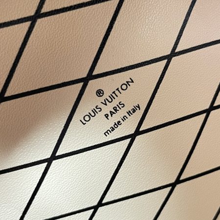 LV Boite Chapeau Bag - Image 7