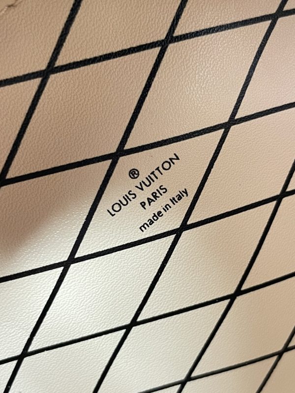 LV Boite Chapeau Bag
