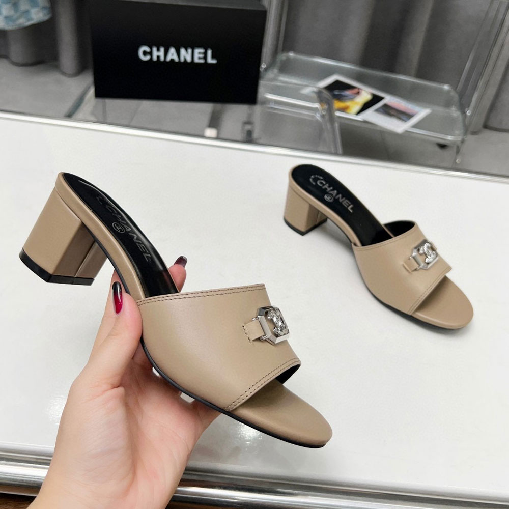 Chanel Flat Open-toed Flip-flops With Thick Heels Slide Sandal - Image 4