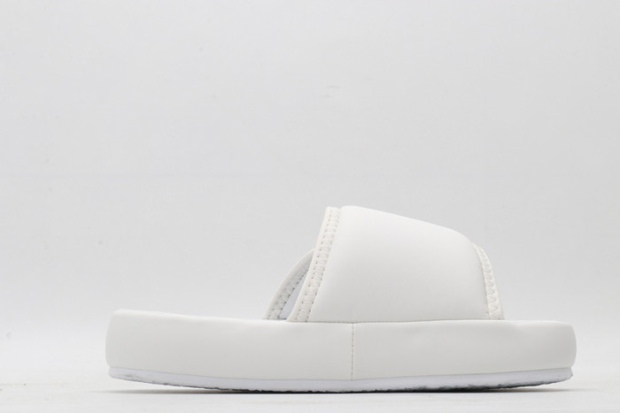 Yeezy Slide 4 - Image 4
