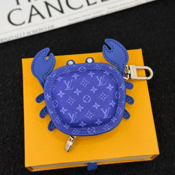LV  Accessories