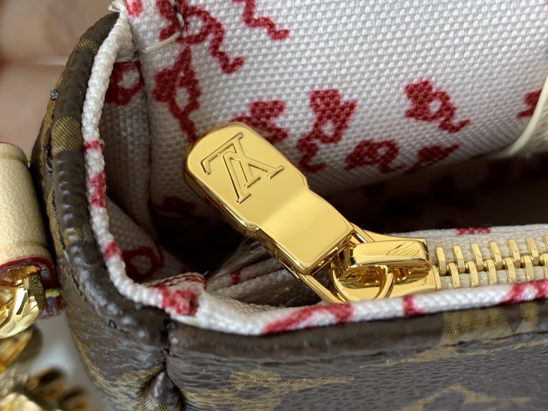 LV Wallet On Chain Ivy Monogram Canvas - Image 6