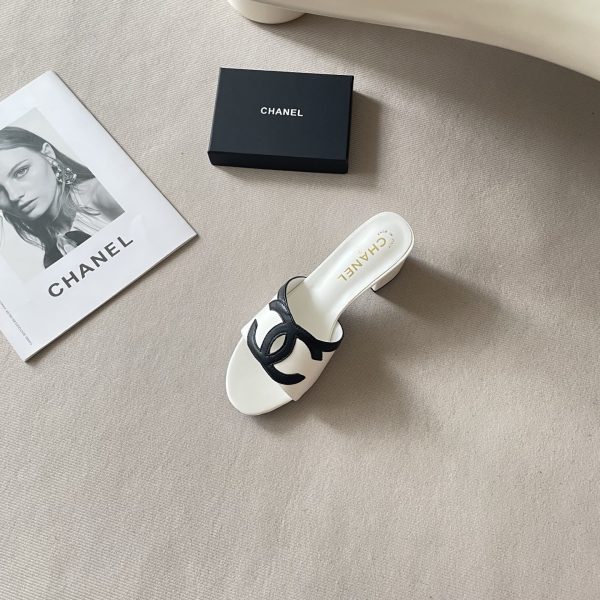 Chanel 26P Double C Two-Tone Kitten Heel Slippers