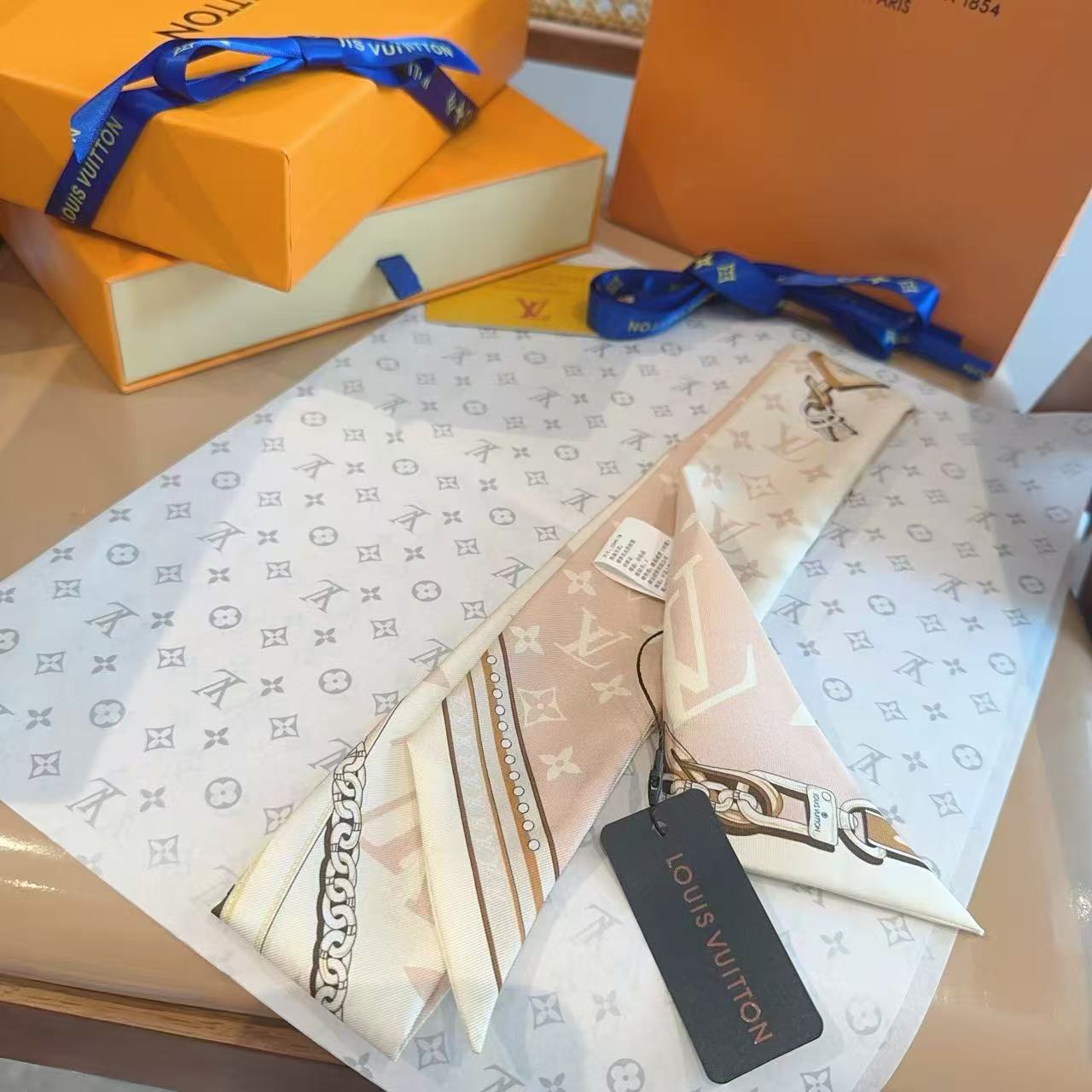 LV Scarf - Image 1
