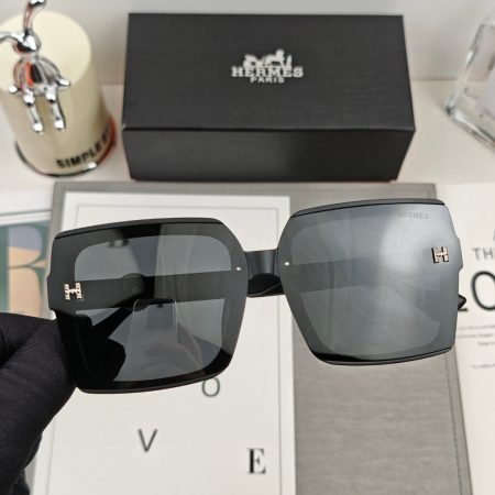 Hermes Polyresin Polarized Sunglasses - Image 3