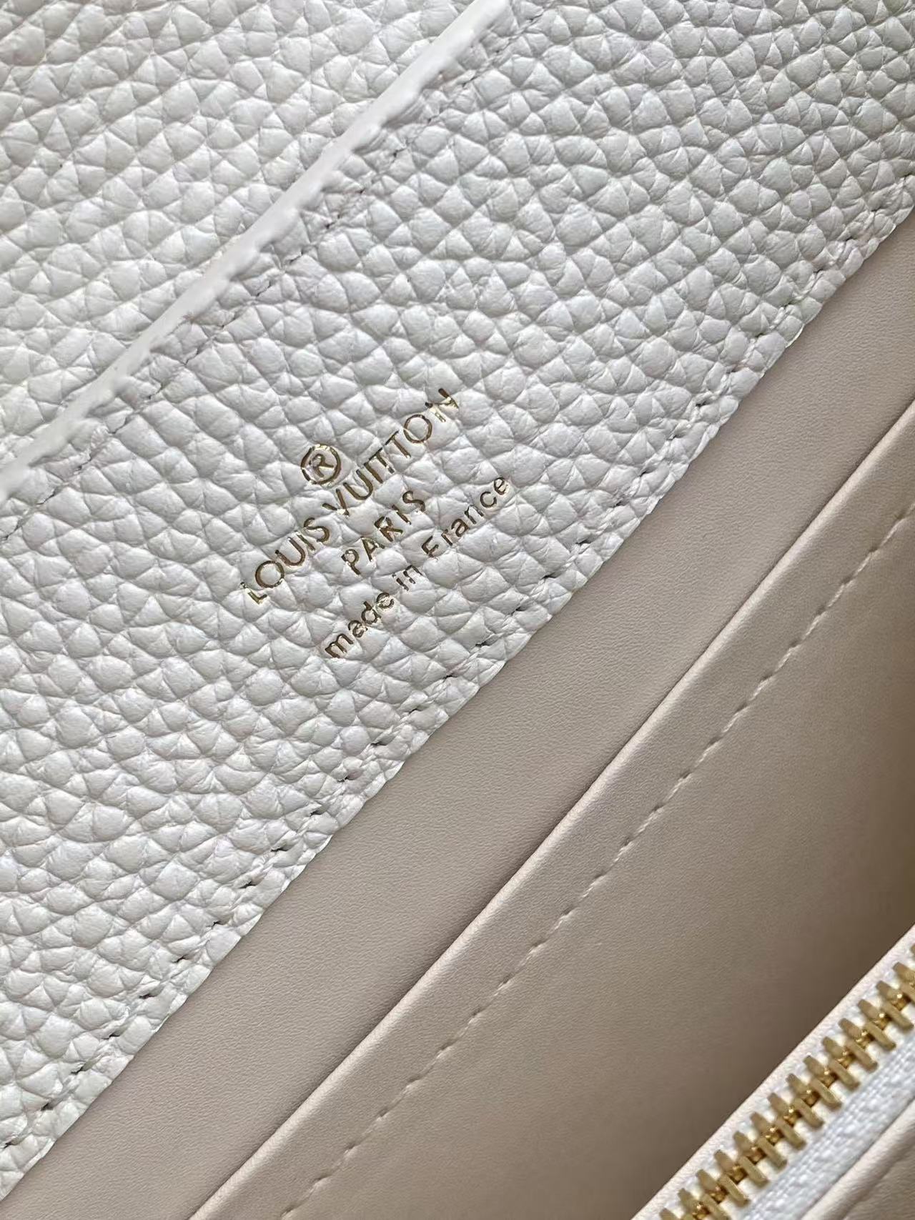 LV Borsa Capucines BB Top Quality - Image 9
