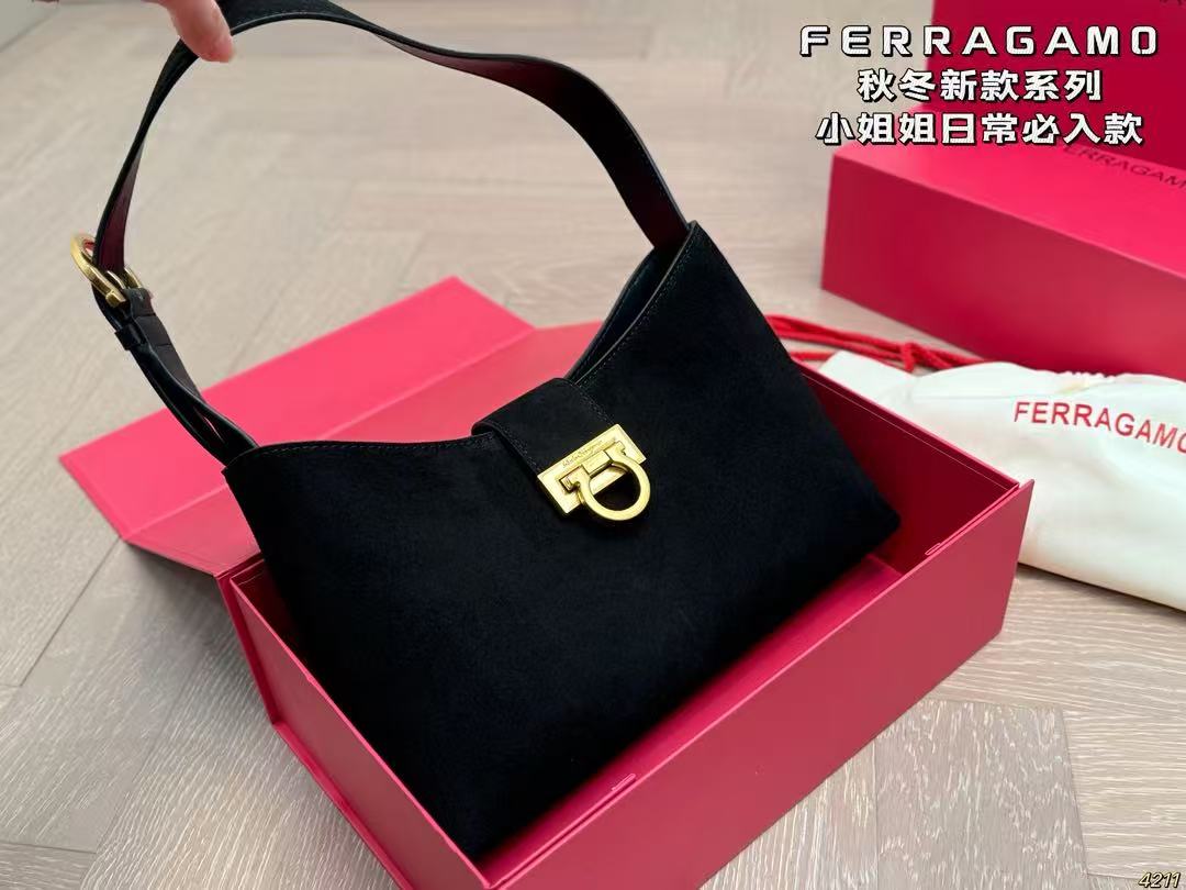 Ferragamo Shoulder Bag - Image 2
