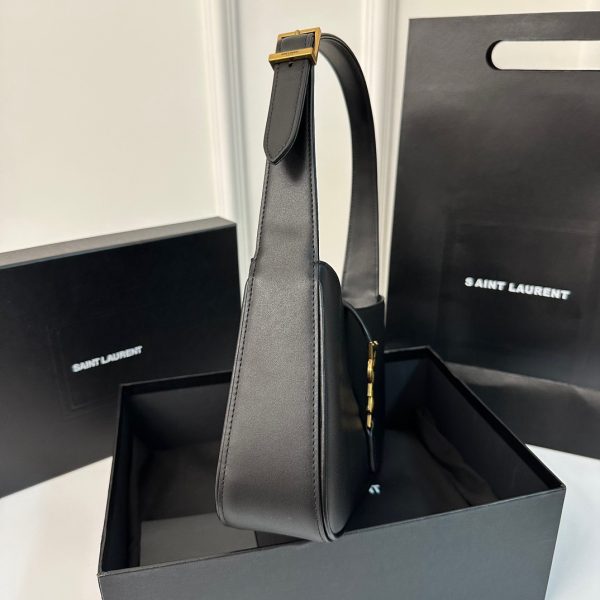 Saint Laurent Le 5 à 7 Hobo Shoulder Bag