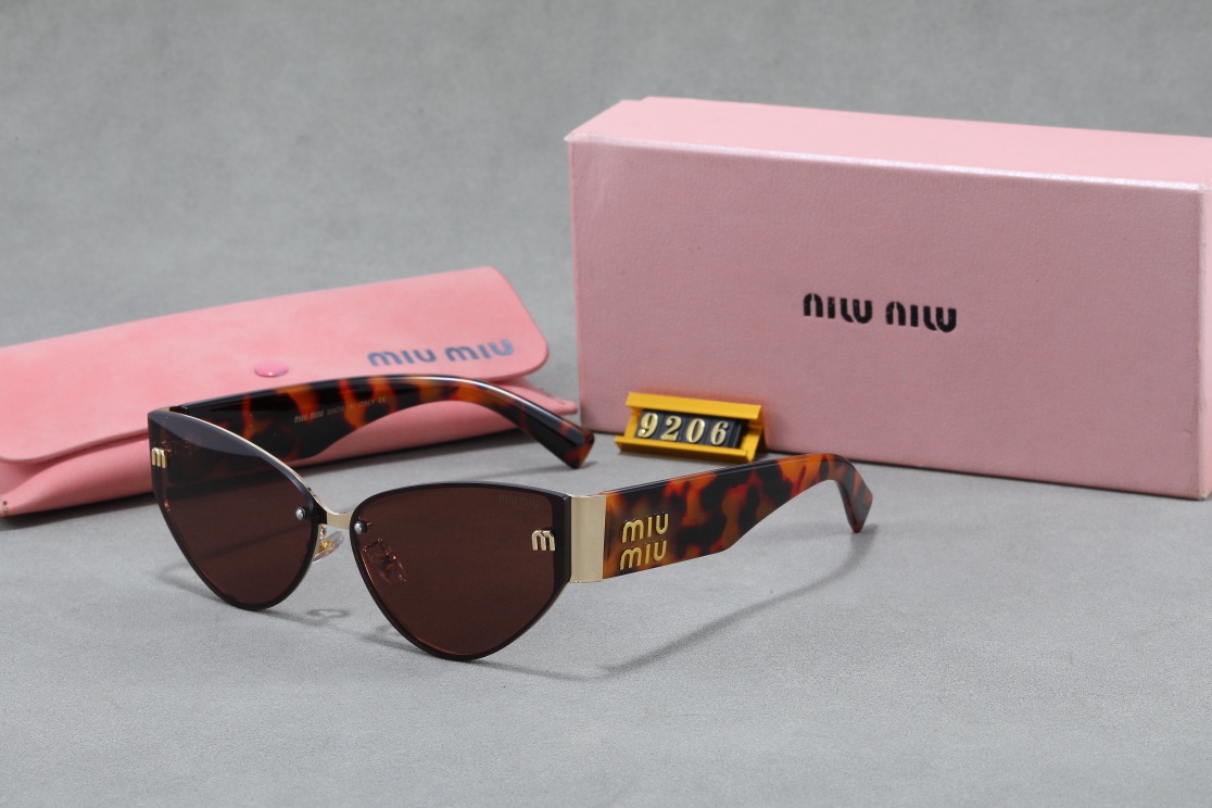Miu Miu Fashionable Sunglasses - Image 2