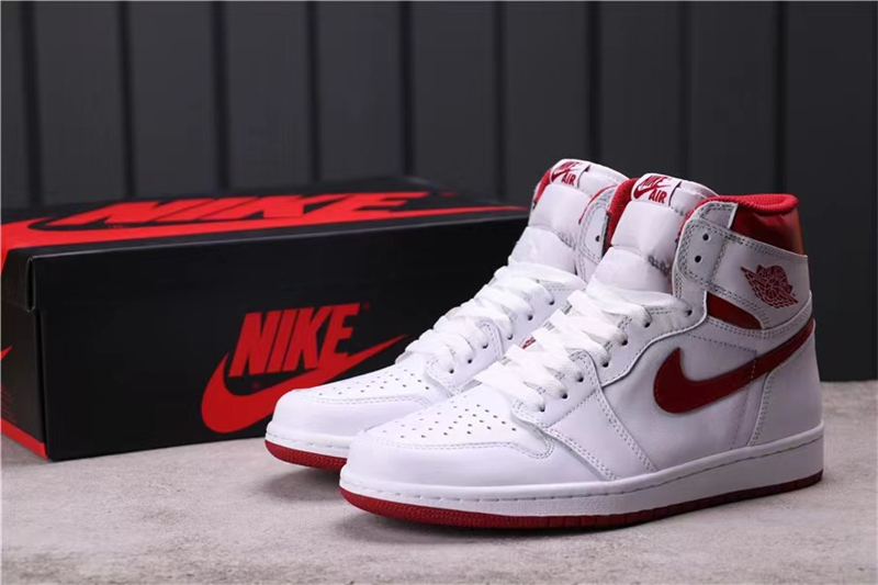 Jordan 1 Retro Metallic Red (2017) 555088-103 - Image 9