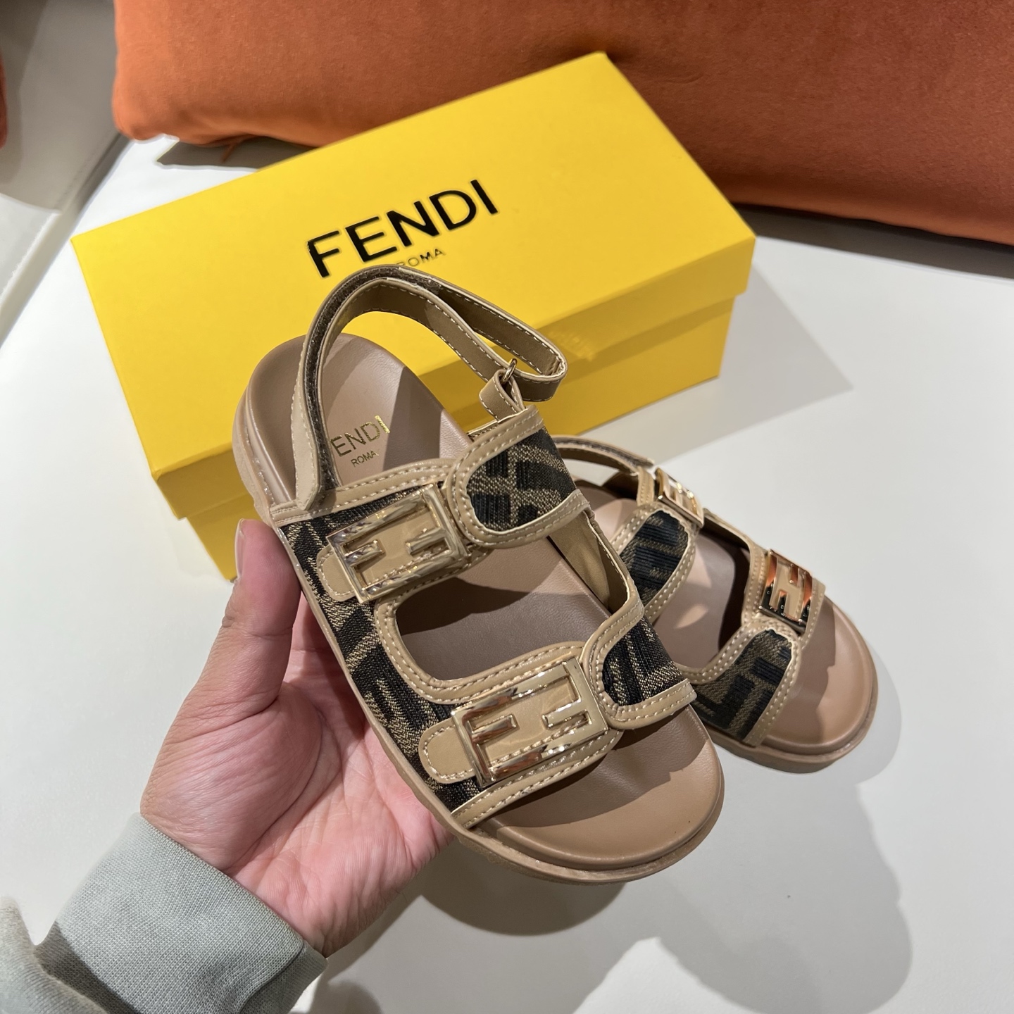 Fendi Children's Shoes - Image 6