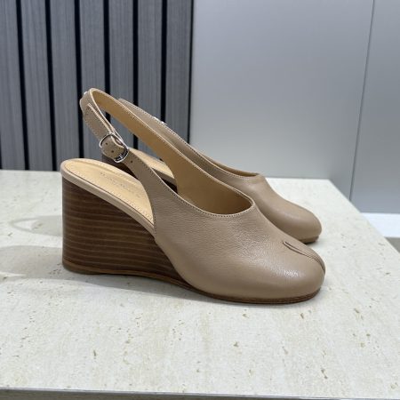 Maison Margiela's New Wedge Heels for Women - Image 9
