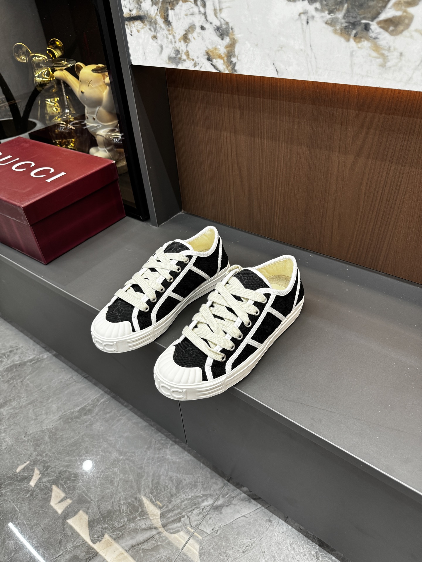 Gucci SS26: The Latest Lido Collection for Couples - Image 2