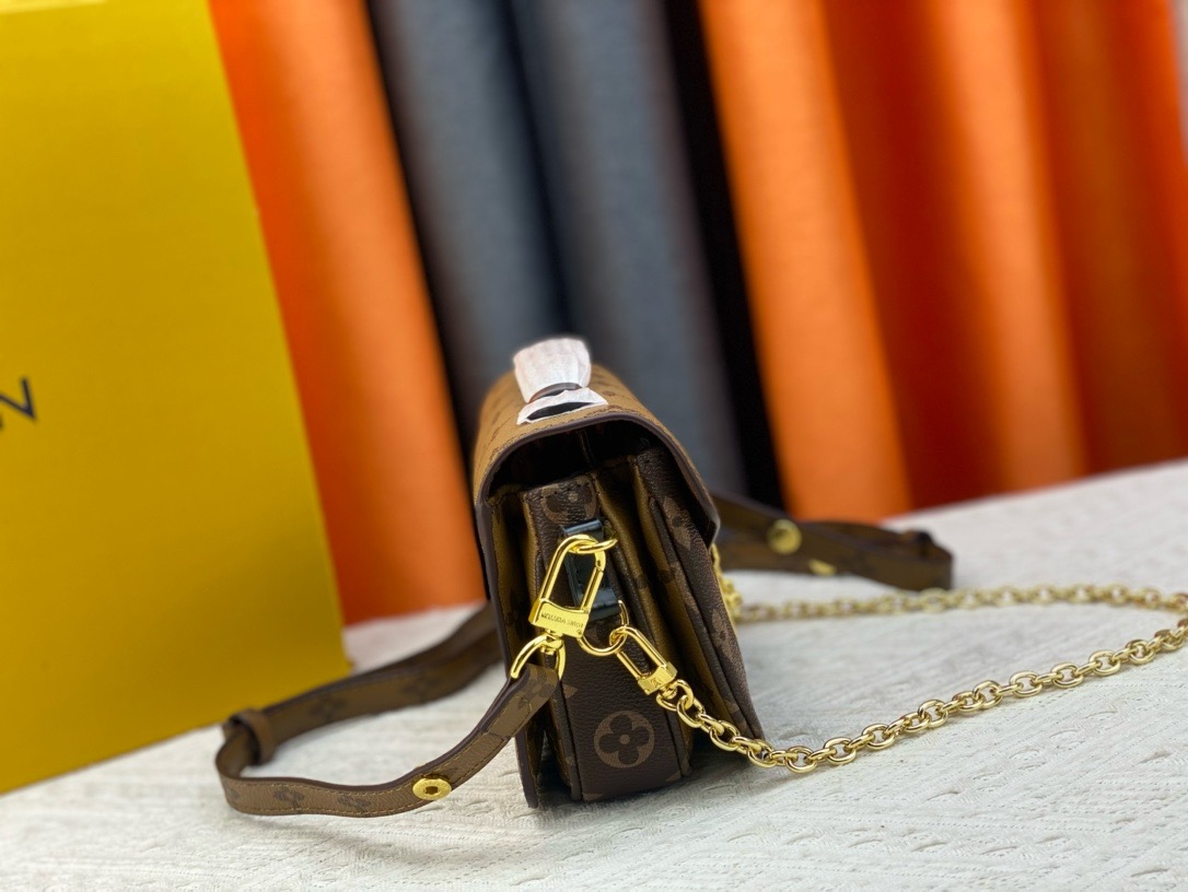 LV Monogramme Pochette Métiss East West Bag - Image 4