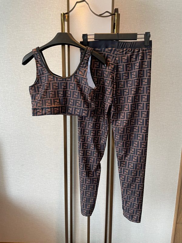 FEND YOGA SET