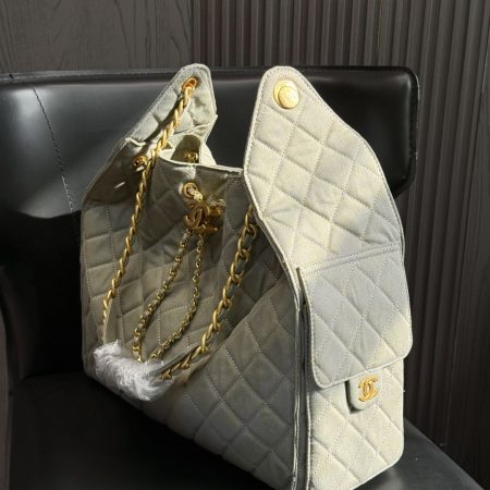 Chanel 25 Hobo Handbag - Image 3