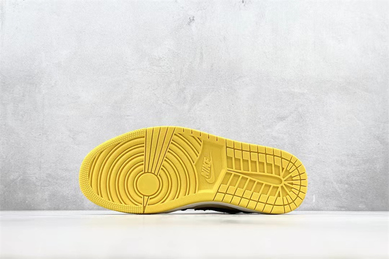 Air Jordan 1 Mid SE Fearless Maison Chateau CU2803-200 - Image 4
